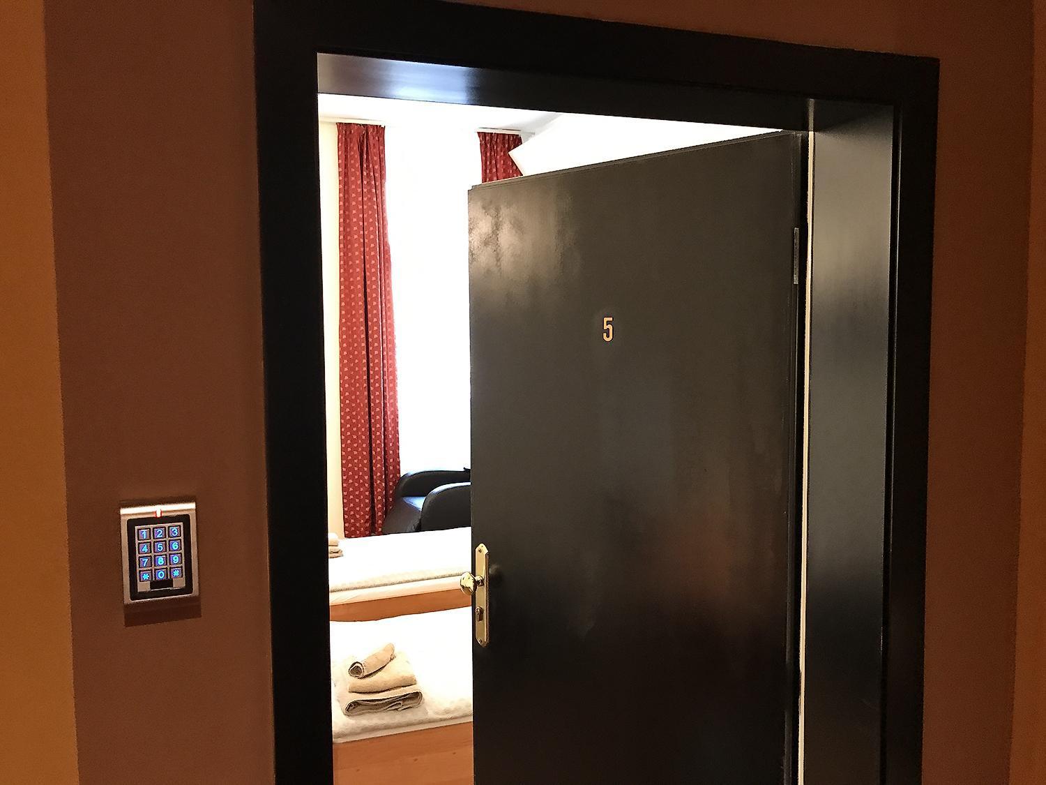 Light Rooms Prague Room photo